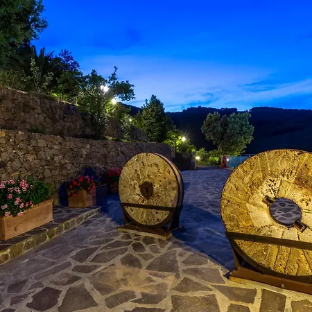 Borgo Dell'uccellaia - Ambra Villa
