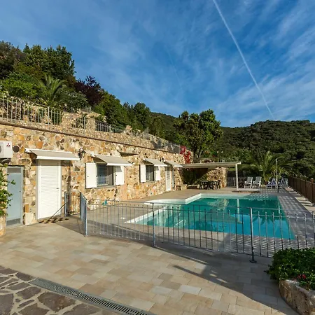 Borgo Dell'uccellaia - Ambra Marciana Marina (Isola d'Elba)